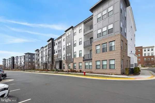 23639 Golden Embers Sq #105, ASHBURN, VA 20148