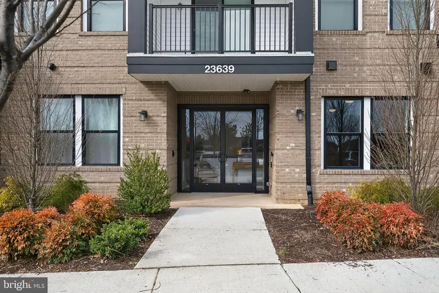 23639 Golden Embers Sq #105, Ashburn, VA 20148 - #3
