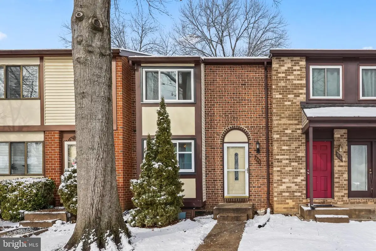 302 Giles Pl, Sterling, VA 20164 - #1