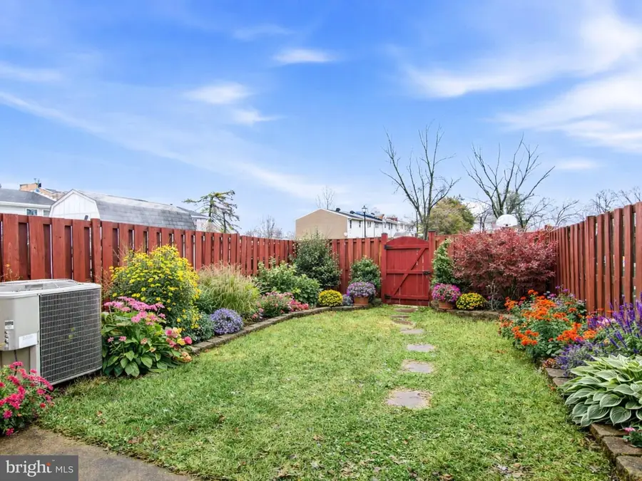 117 W Concord Ct W, Sterling, VA 20164 - #2