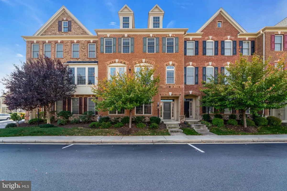 43157 Clarendon Sq, Ashburn, VA 20148 - #1