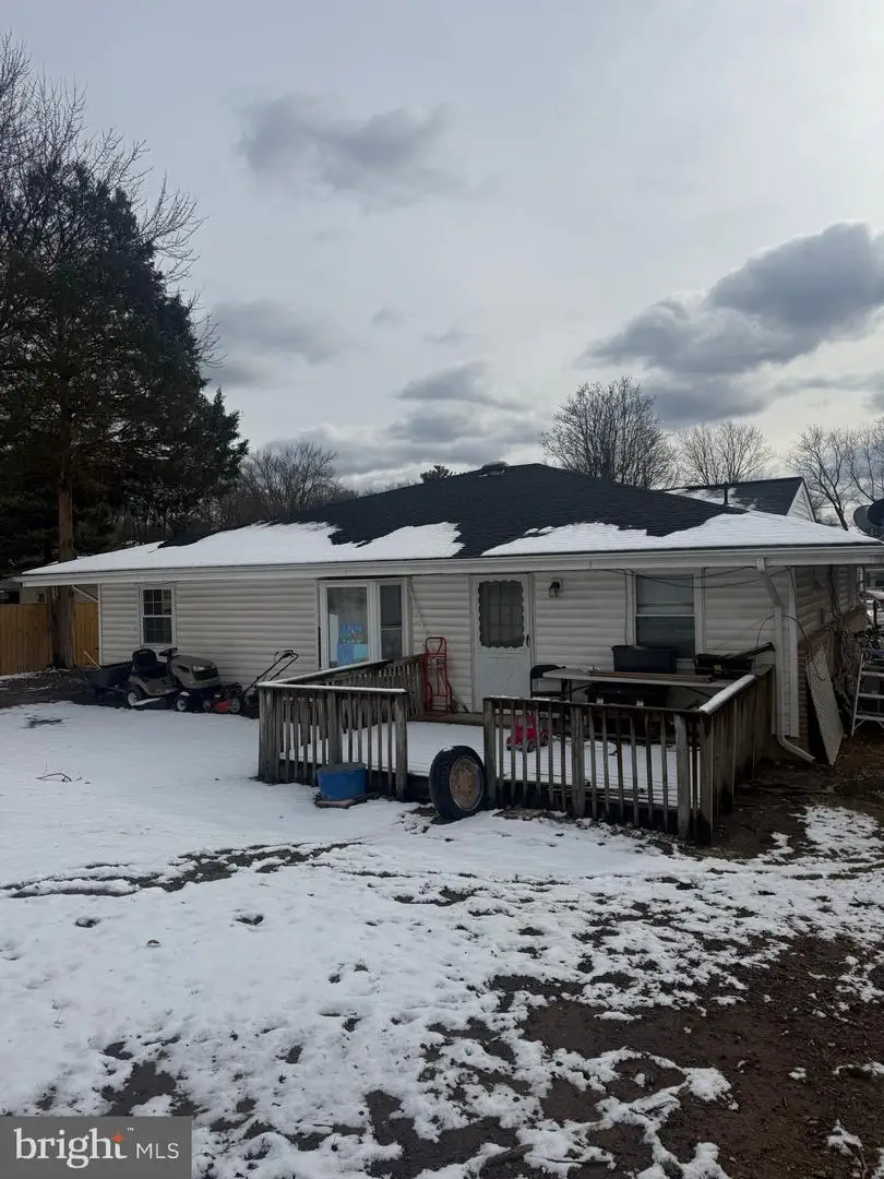 703 E Dickenson Ct, Sterling, VA 20164 - #1