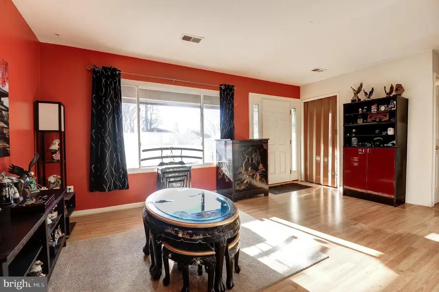 1118 S Williamsburg Ct, Sterling, VA 20164 - #3