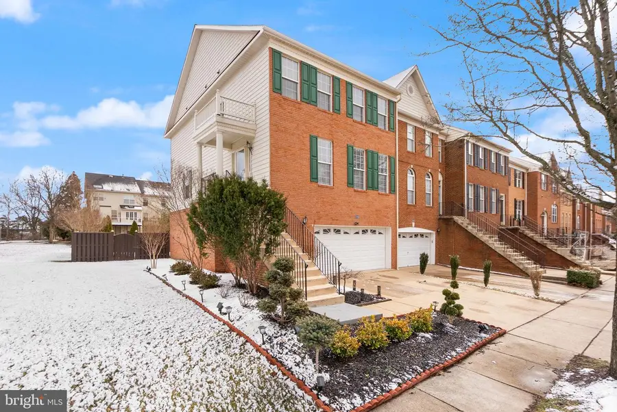 25488 Crossfield Dr, Chantilly, VA 20152 - #2