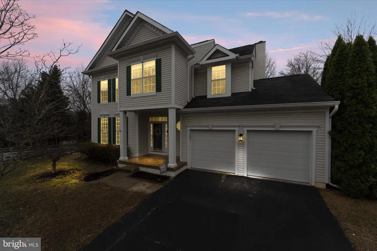 17551 Falls Pl, Round Hill, VA 20141 - #1