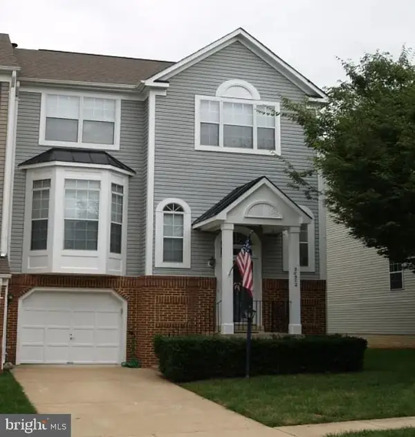 20572 Willoughby Sq, STERLING, VA 20165