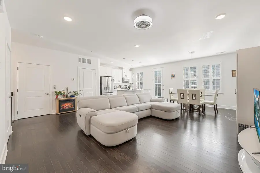 42881 Littlehales Ter, Ashburn, VA 20148 - #2