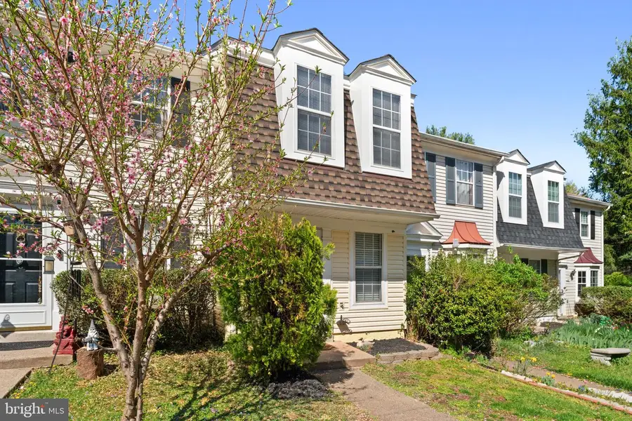 34 Palmer Ct, Sterling, VA 20165 - #2