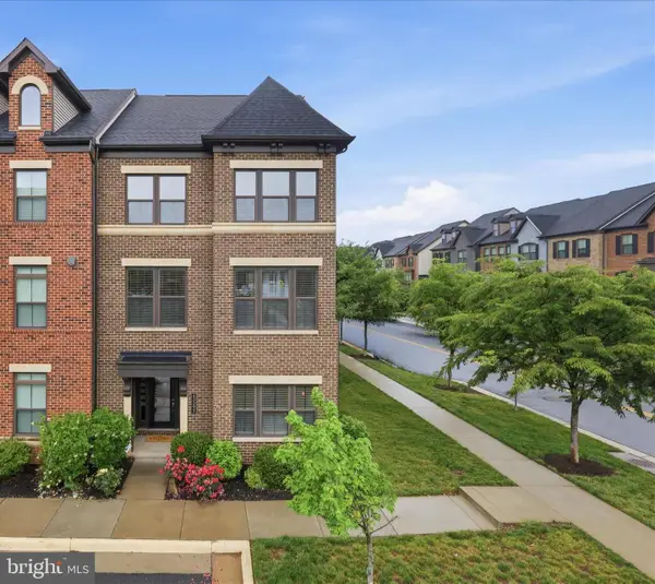 43392 Whitehead Ter, ASHBURN, VA 20148