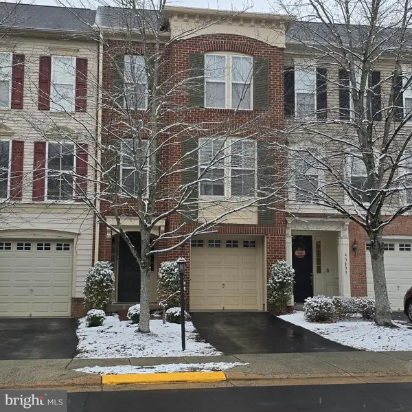 43099 Hunters Green Sq, BROADLANDS, VA 20148