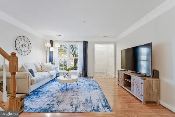 21789 Baldwin Sq #21789, STERLING, VA 20164