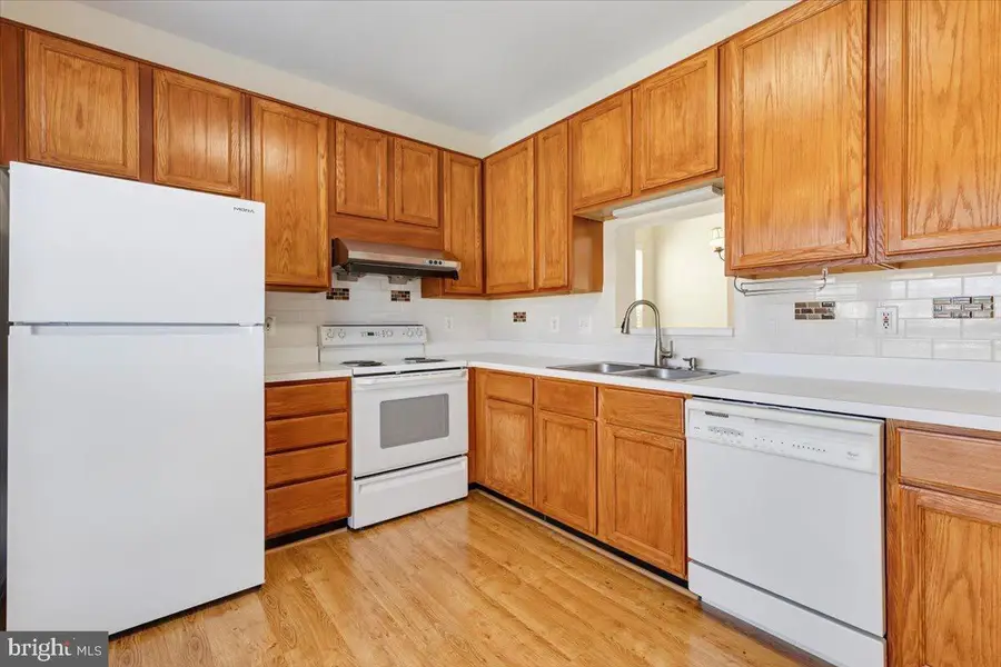 43187 Owen Park Way, Chantilly, VA 20152 - #2