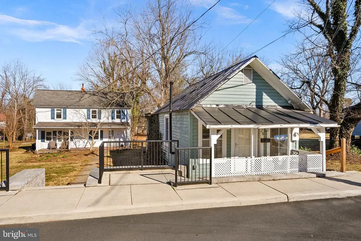 31 Main St, Round Hill, VA 20141 - #1