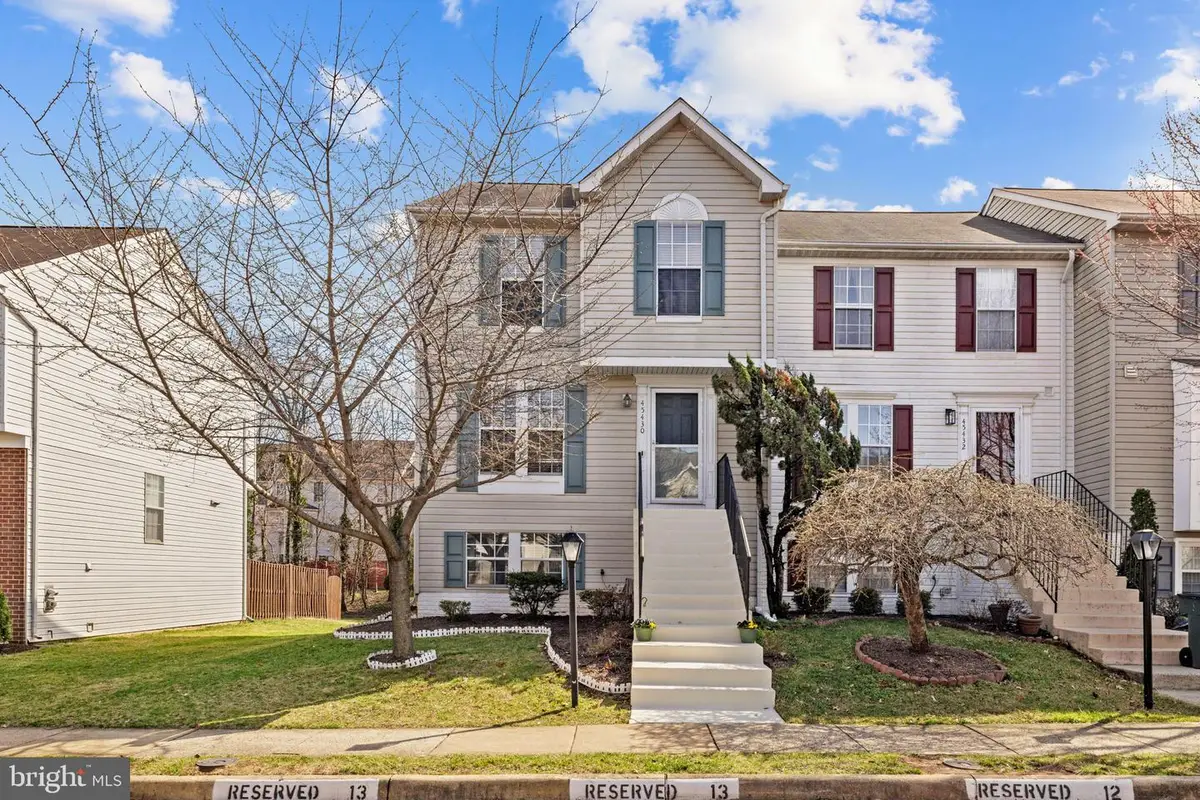 45430 Gable Sq, Sterling, VA 20164 - #1