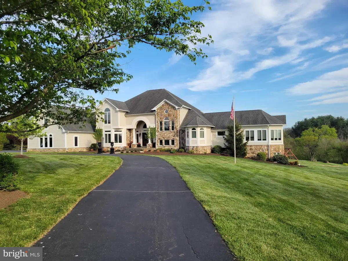 16076 Berlin Tpke, Purcellville, VA 20132 - #1