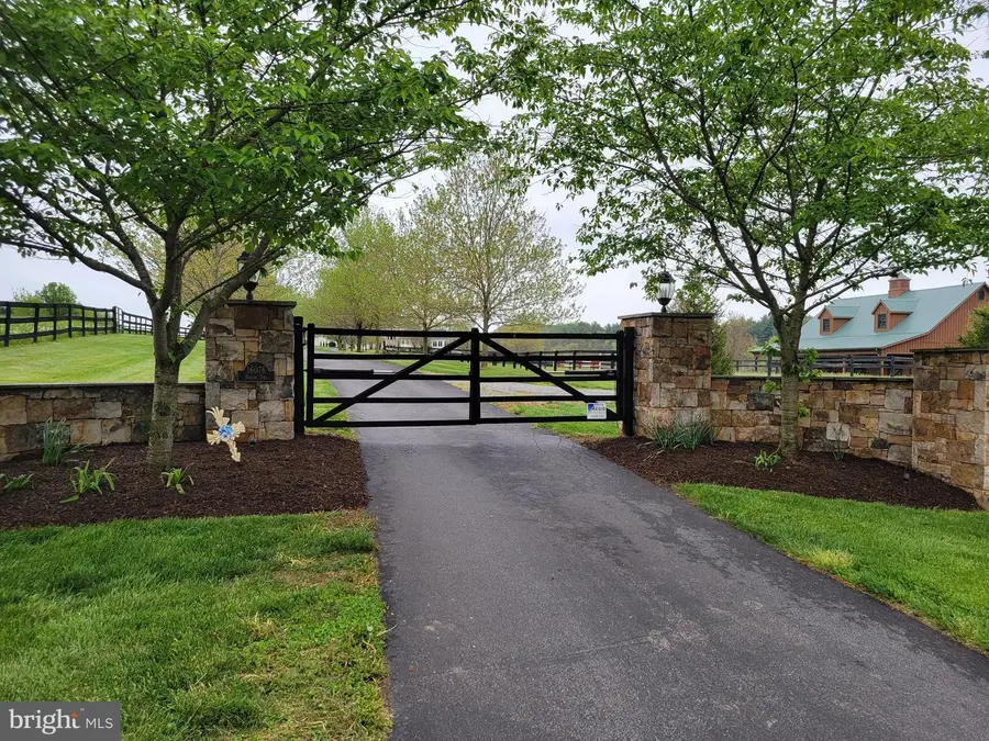 16076 Berlin Tpke, Purcellville, VA 20132 - #3