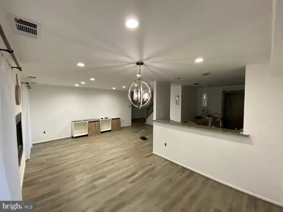 1004 Warwick Ct, Sterling, VA 20164 - #3