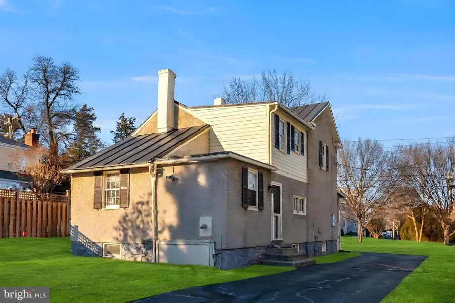 245 W Market St, Leesburg, VA 20176 - #2