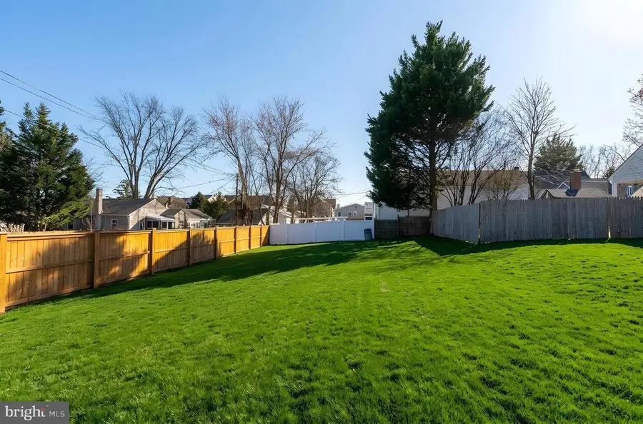 245 W Market St, Leesburg, VA 20176 - #3