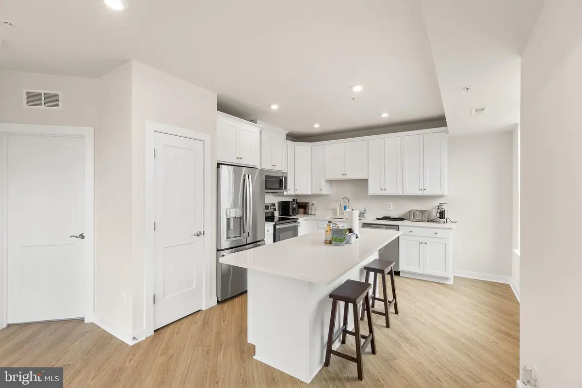 43895 Circuit Sq, Ashburn, VA 20147 - #1