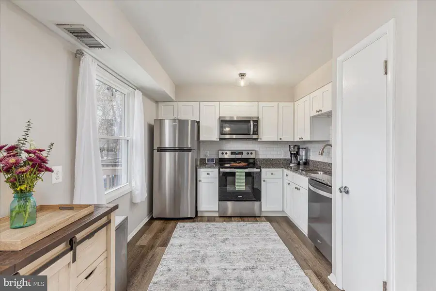 237 Roanoke Dr Se, Leesburg, VA 20175 - #3