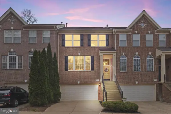 20660 Muddy Harbour Sq, STERLING, VA 20165