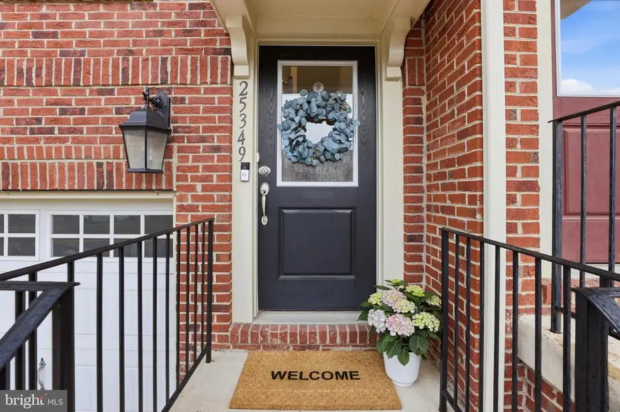 25349 Wakestone Park Ter, Chantilly, VA 20152 - #2