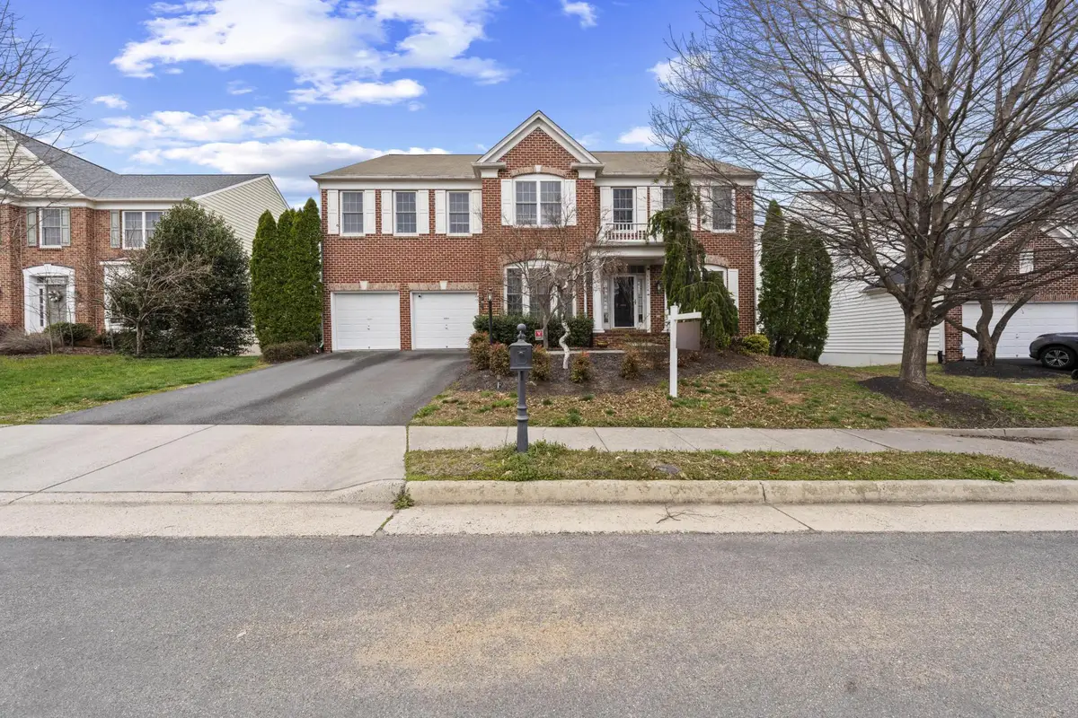 43774 Brownburg Pl, Chantilly, VA 20152 - #1