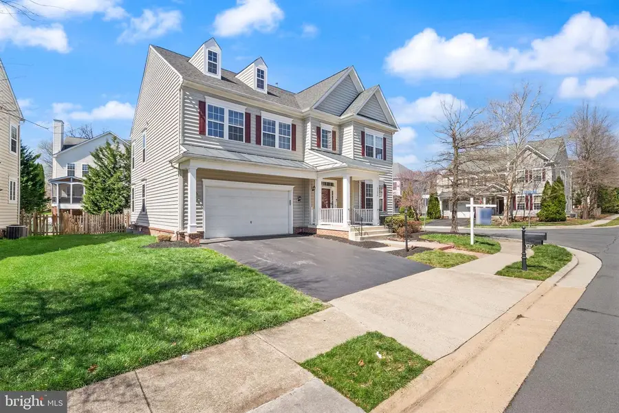 22879 Courtland Park Dr, Brambleton, VA 20148 - #2