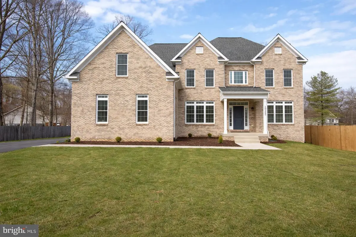 20285 Redrose Dr, Sterling, VA 20165 - #1