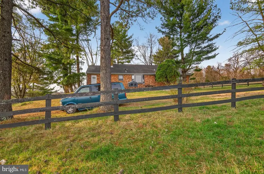 40246 Thomas Mill Rd, Leesburg, VA 20175 - #2