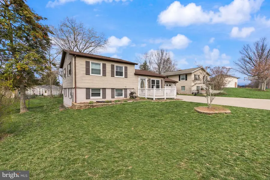 107 N Aspen Ave, Sterling, VA 20164 - #2