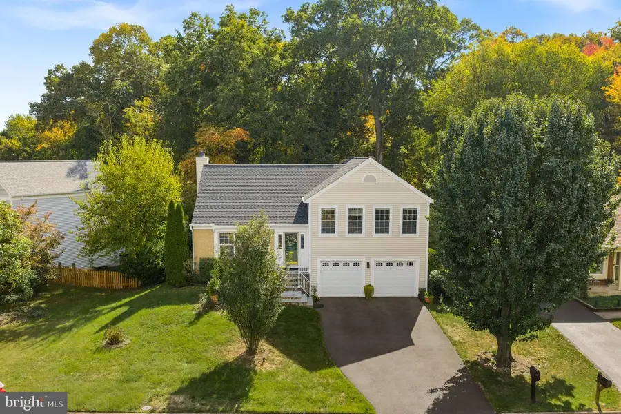 28 Bedford Dr, Sterling, VA 20165 - #2