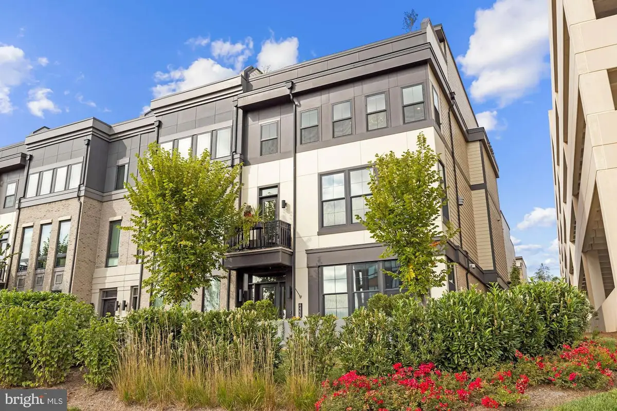 44665 Brushton Ter, Ashburn, VA 20147 - #1