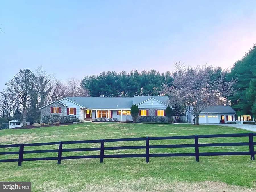 17536 Mariah Mountain Ln, Round Hill, VA 20141 - #2