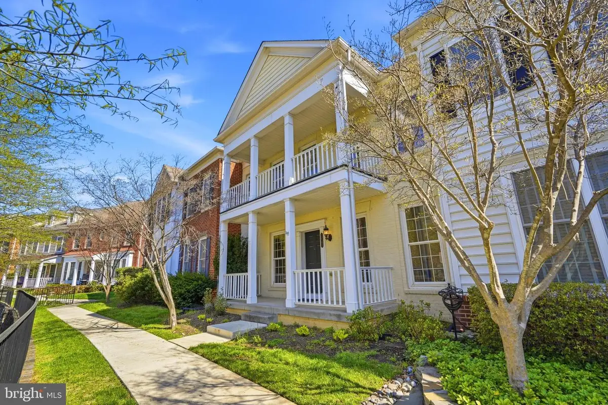 20783 Red Cedar Dr, Leesburg, VA 20175 - #1