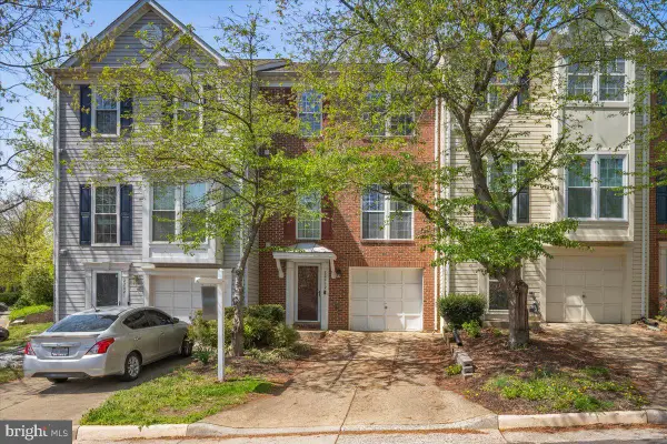 22019 Box Car Sq, STERLING, VA 20166