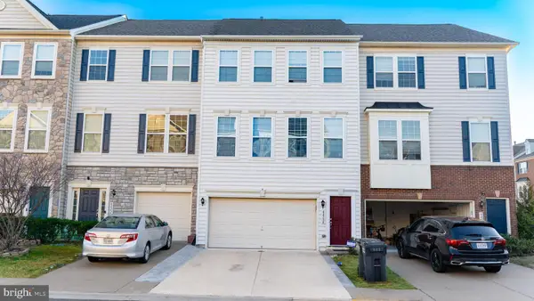 42258 Dean Chapel Sq, CHANTILLY, VA 20152