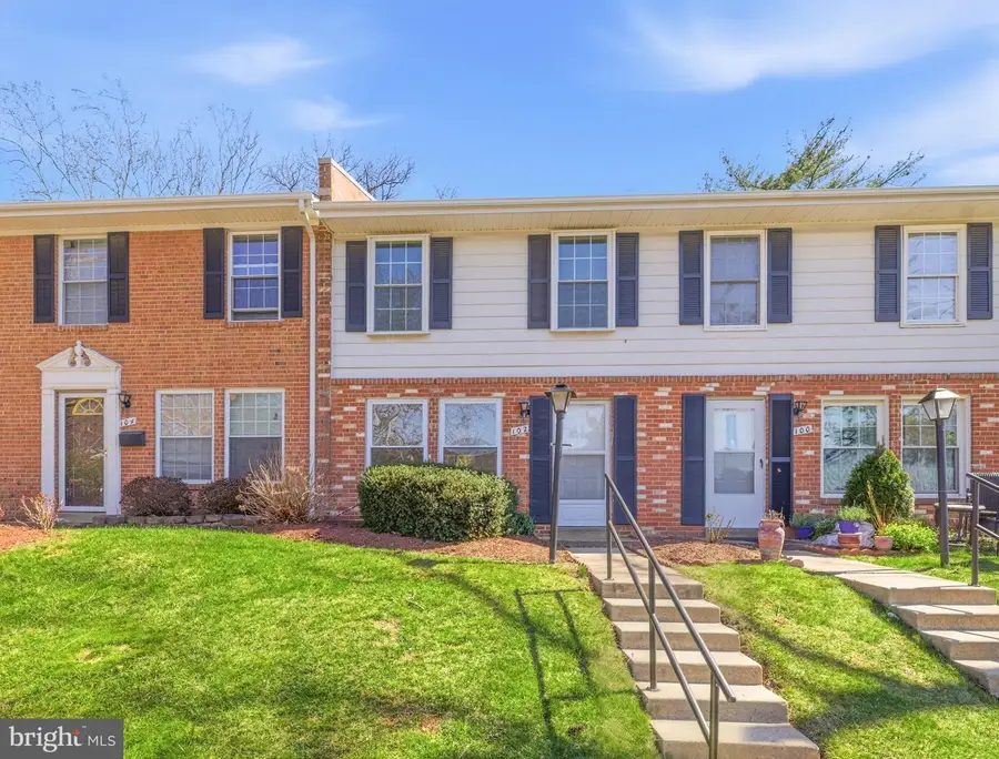 102 N Duke Dr, Sterling, VA 20164 - #2