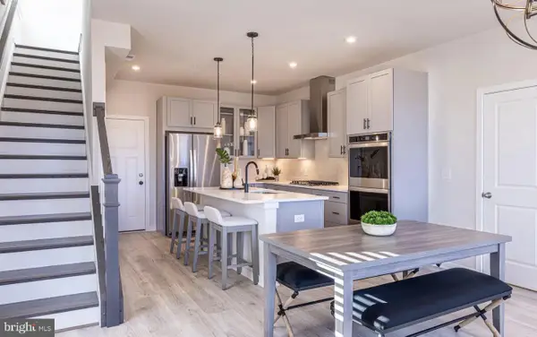 20900 Bluebird Sq, STERLING, VA 20165