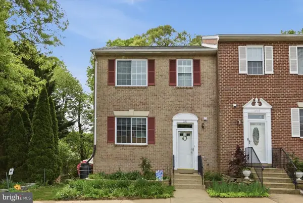 221 Beacon Dr, STERLING, VA 20164