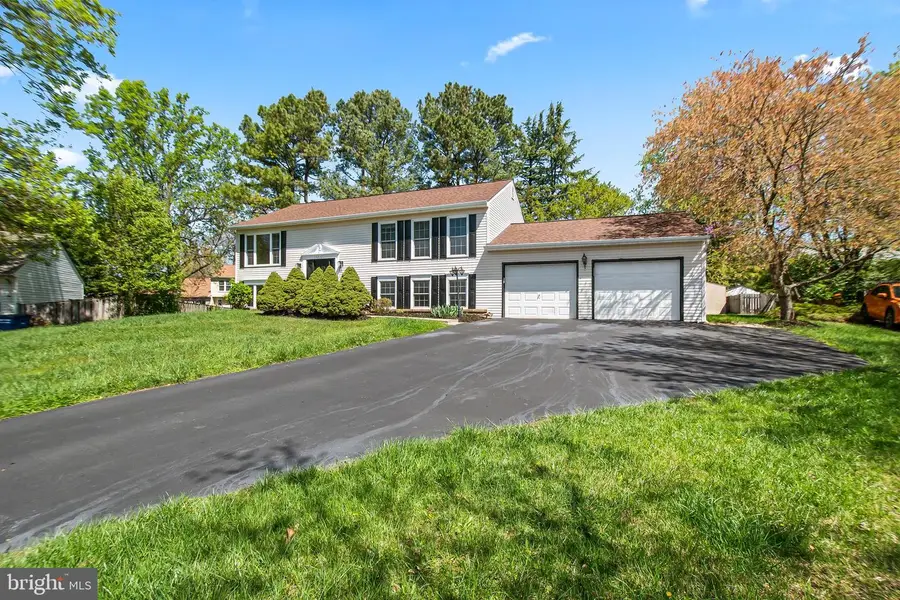 10217 Mckean Ct, Great Falls, VA 22066 - #2