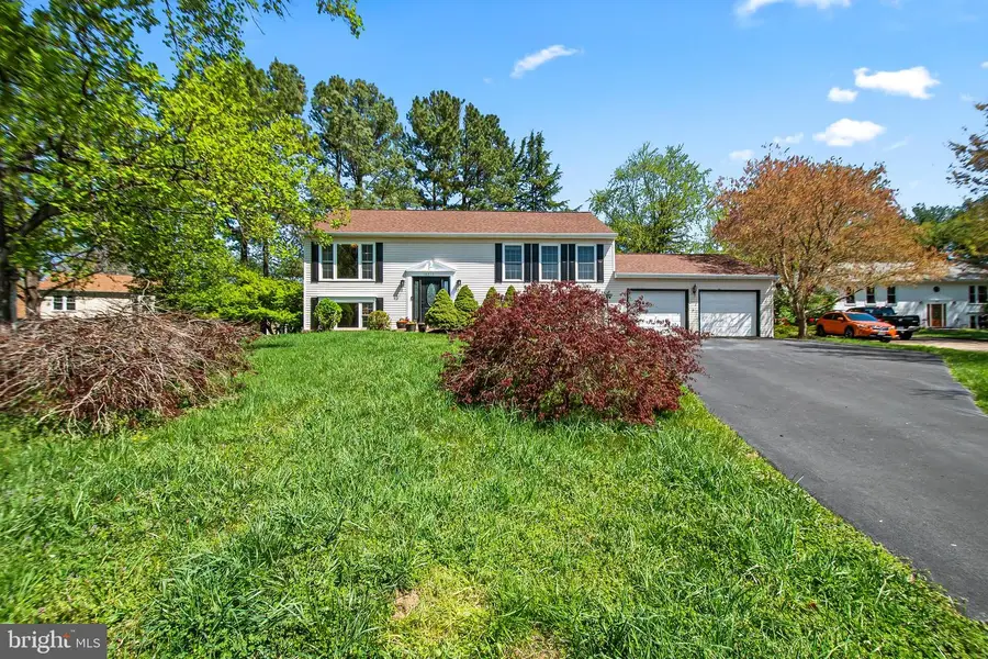 10217 Mckean Ct, Great Falls, VA 22066 - #3