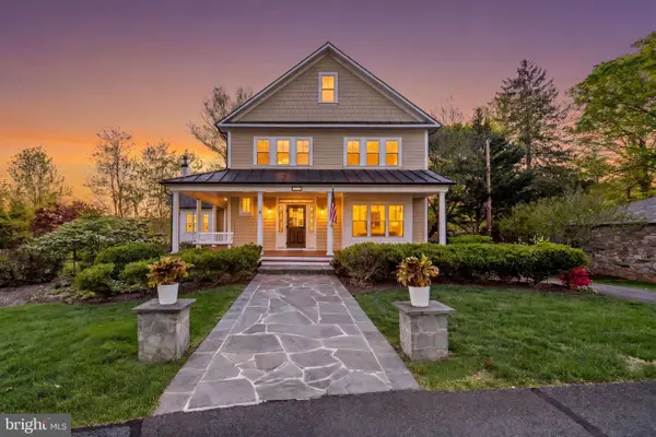 10 N Locust St, ROUND HILL, VA 20141