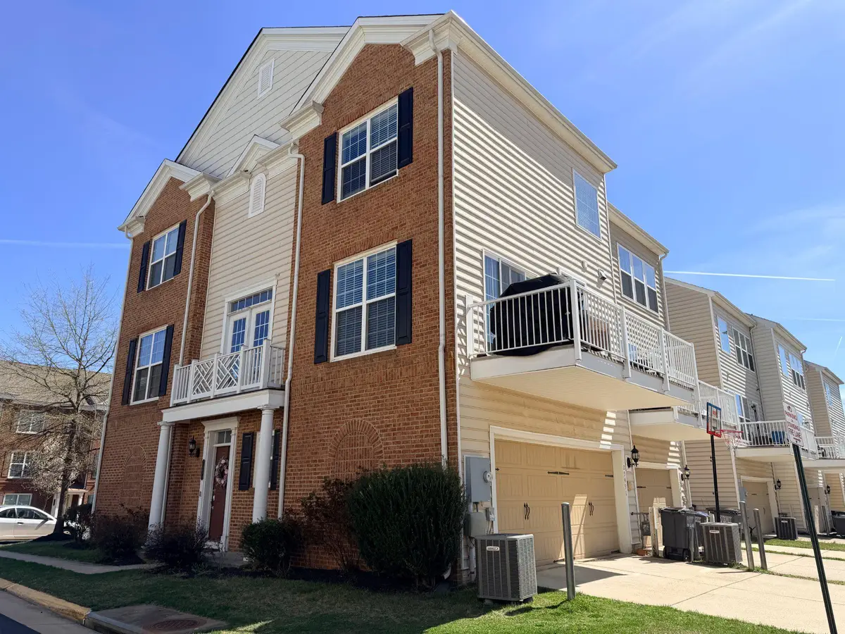 25491 Amber Gate Ter, Chantilly, VA 20152 - #1