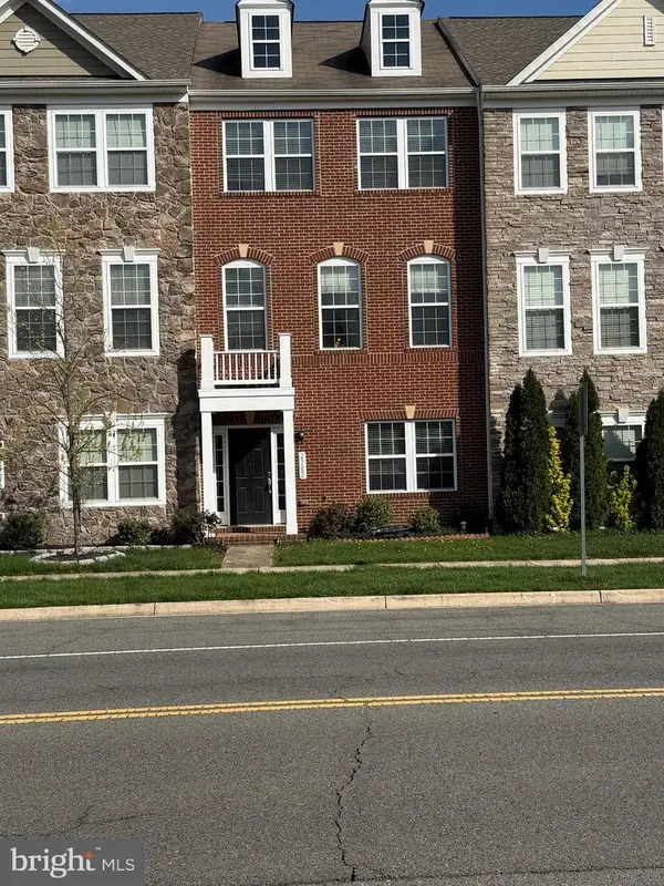 25680 Pleasant Rd, CHANTILLY, VA 20152