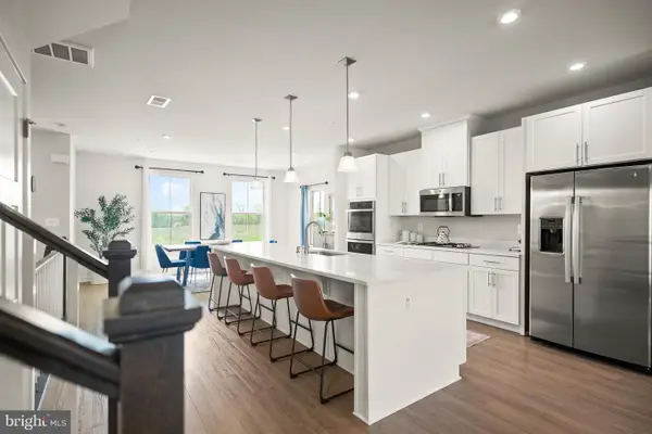 24252 Thurso Sq, STERLING, VA 20166