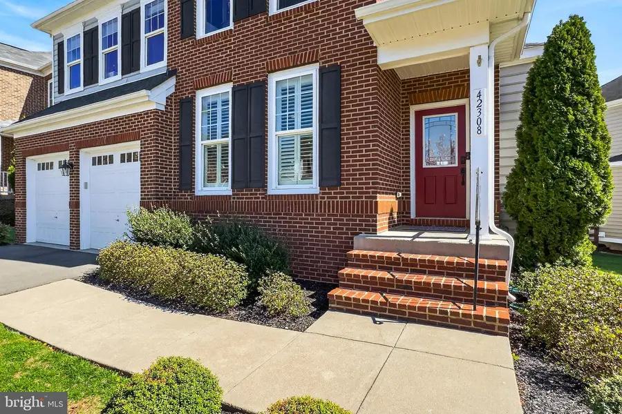 42308 Guildhall Dr, Ashburn, VA 20148 - #2
