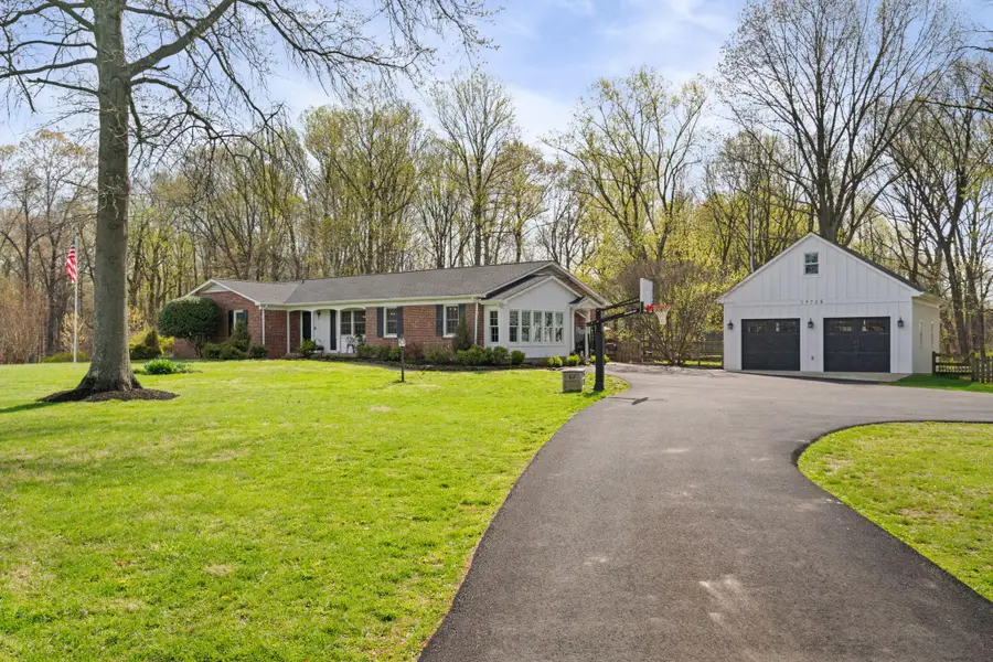 19728 Gleedsville Rd, Leesburg, VA 20175 - #3