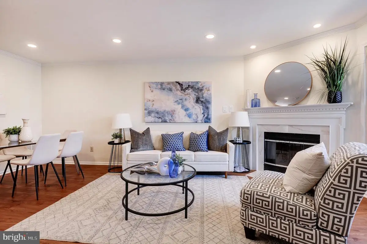 44030 Laceyville Ter, Ashburn, VA 20147 - #1